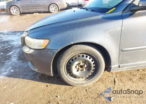 2008 Volvo S40 2.4I z USA, uszkodzony, nr VIN YV1MS382082368109